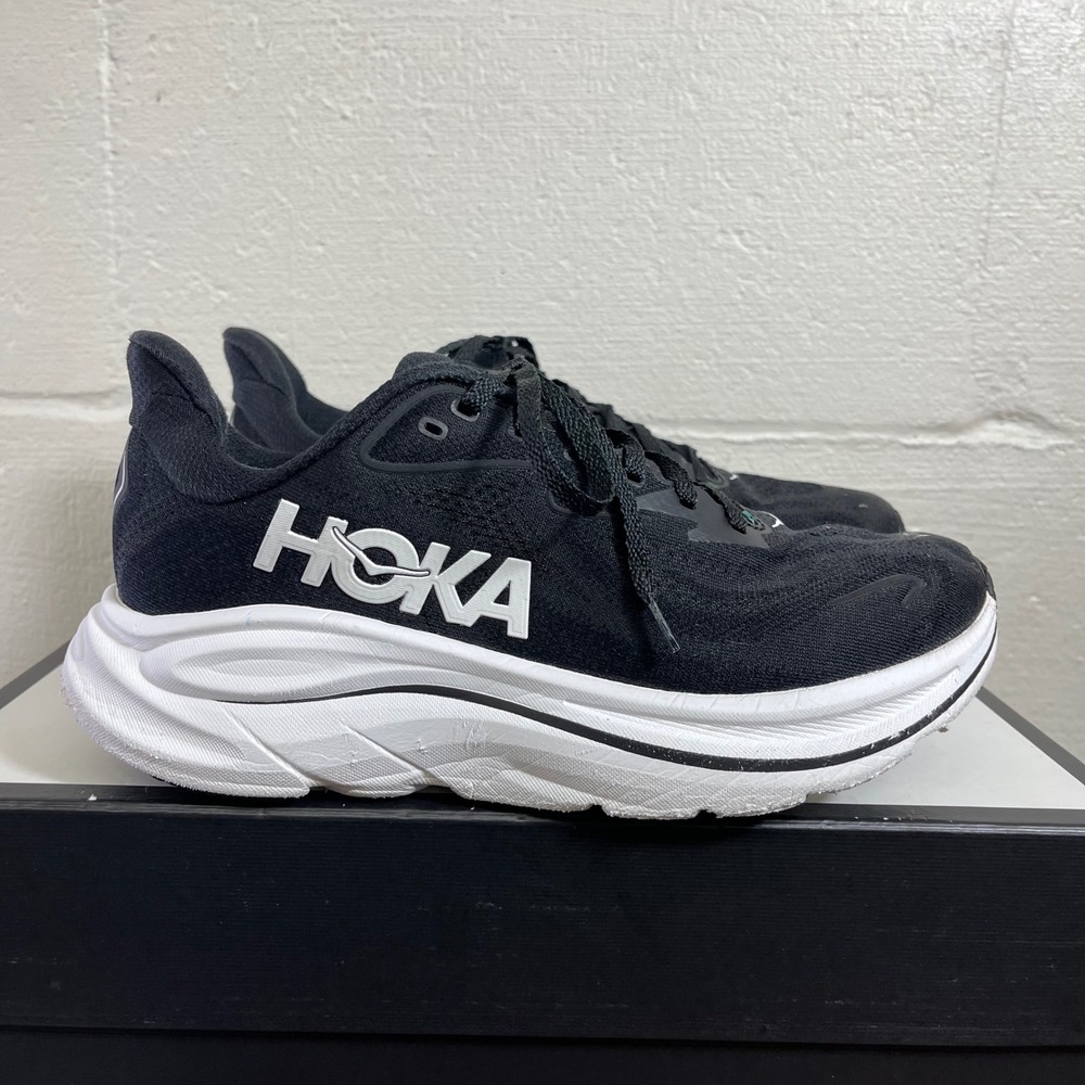 Hoka One One Clifton 10 1162031-BWHT Black White Running Shoes Sneaker Women 9B